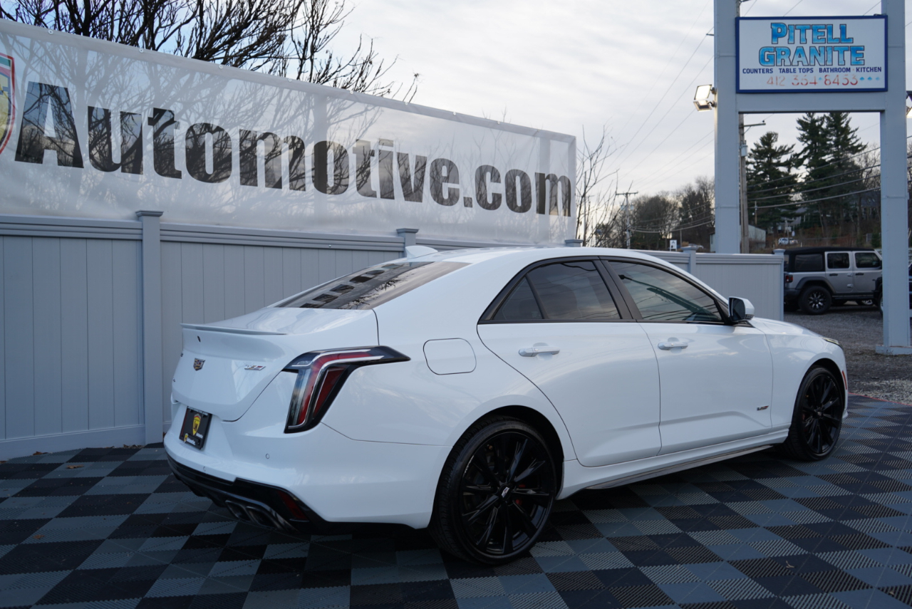 Cadillac CT4 4dr Sdn V-Series 2021