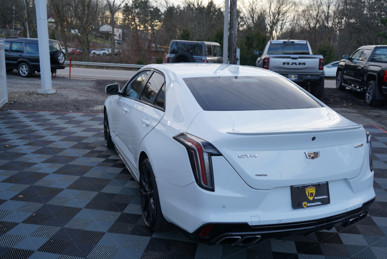 Cadillac CT4 4dr Sdn V-Series 2021