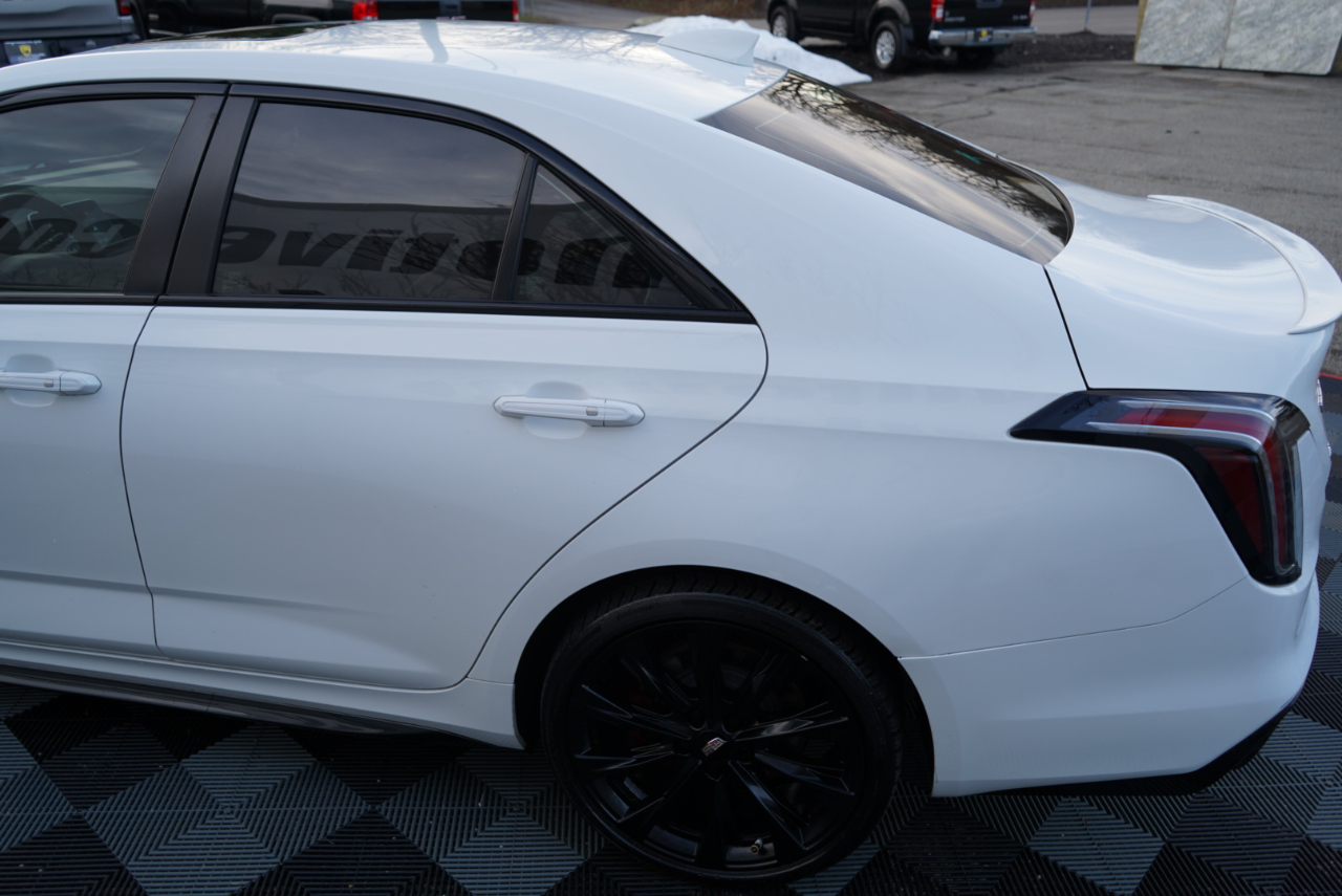 Cadillac CT4 4dr Sdn V-Series 2021