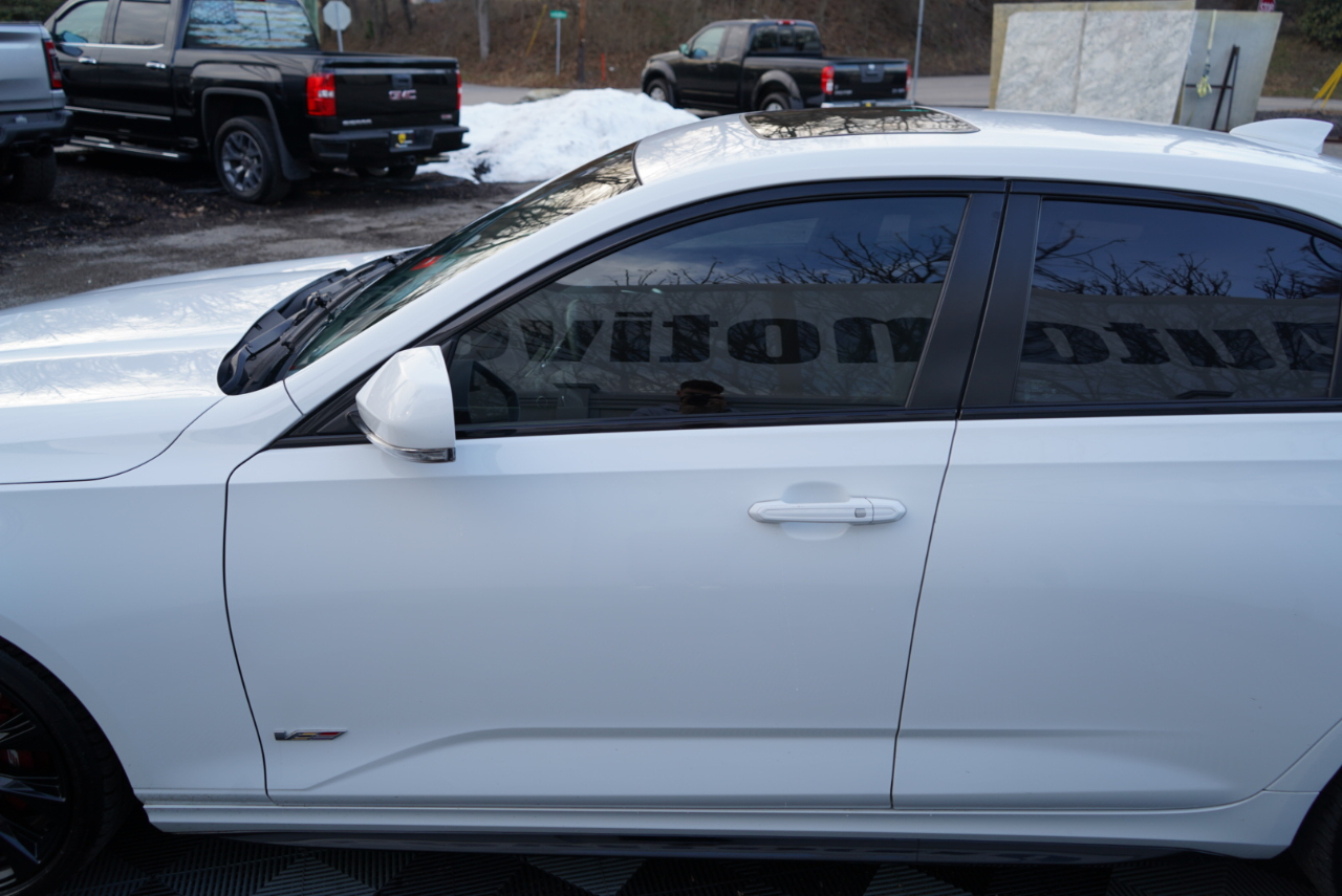 Cadillac CT4 4dr Sdn V-Series 2021