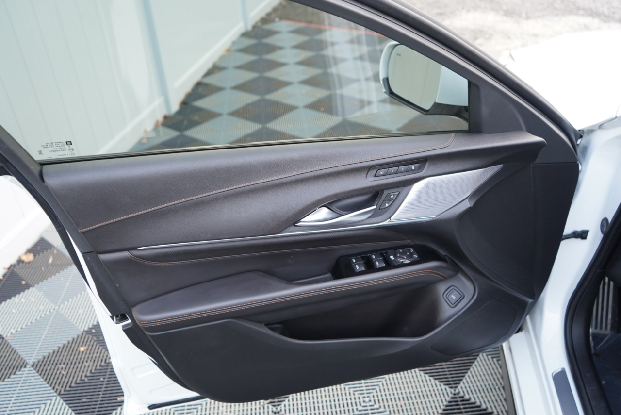 Cadillac CT4 4dr Sdn V-Series 2021