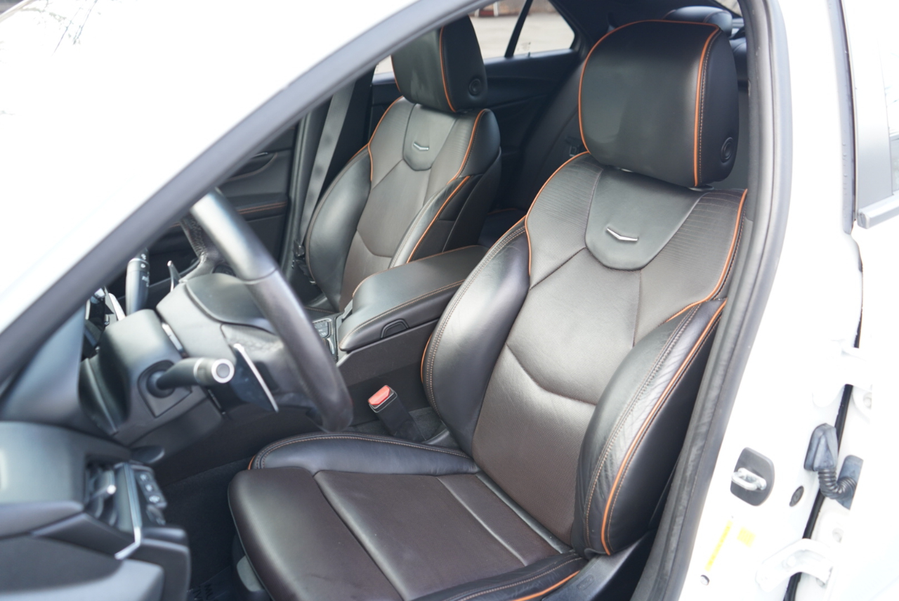 Cadillac CT4 4dr Sdn V-Series 2021