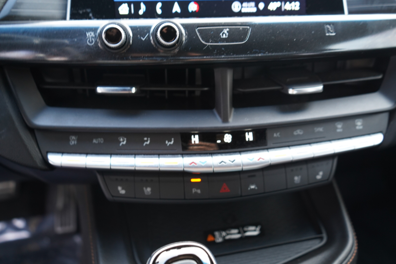 Cadillac CT4 4dr Sdn V-Series 2021