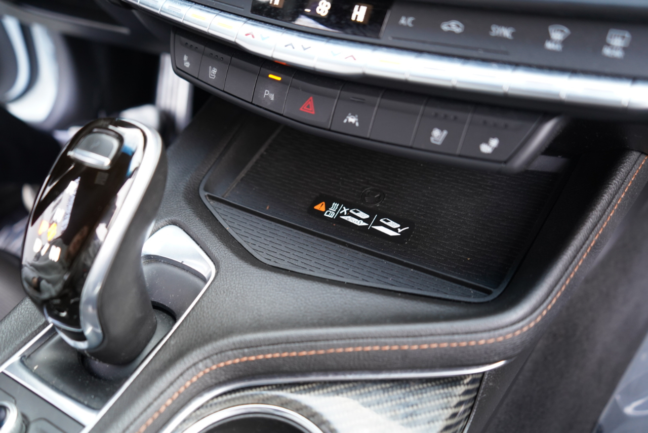 Cadillac CT4 4dr Sdn V-Series 2021