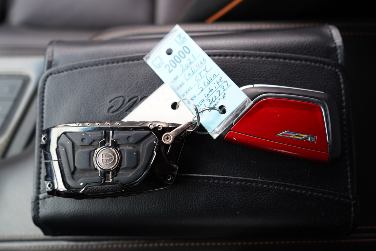 Cadillac CT4 4dr Sdn V-Series 2021