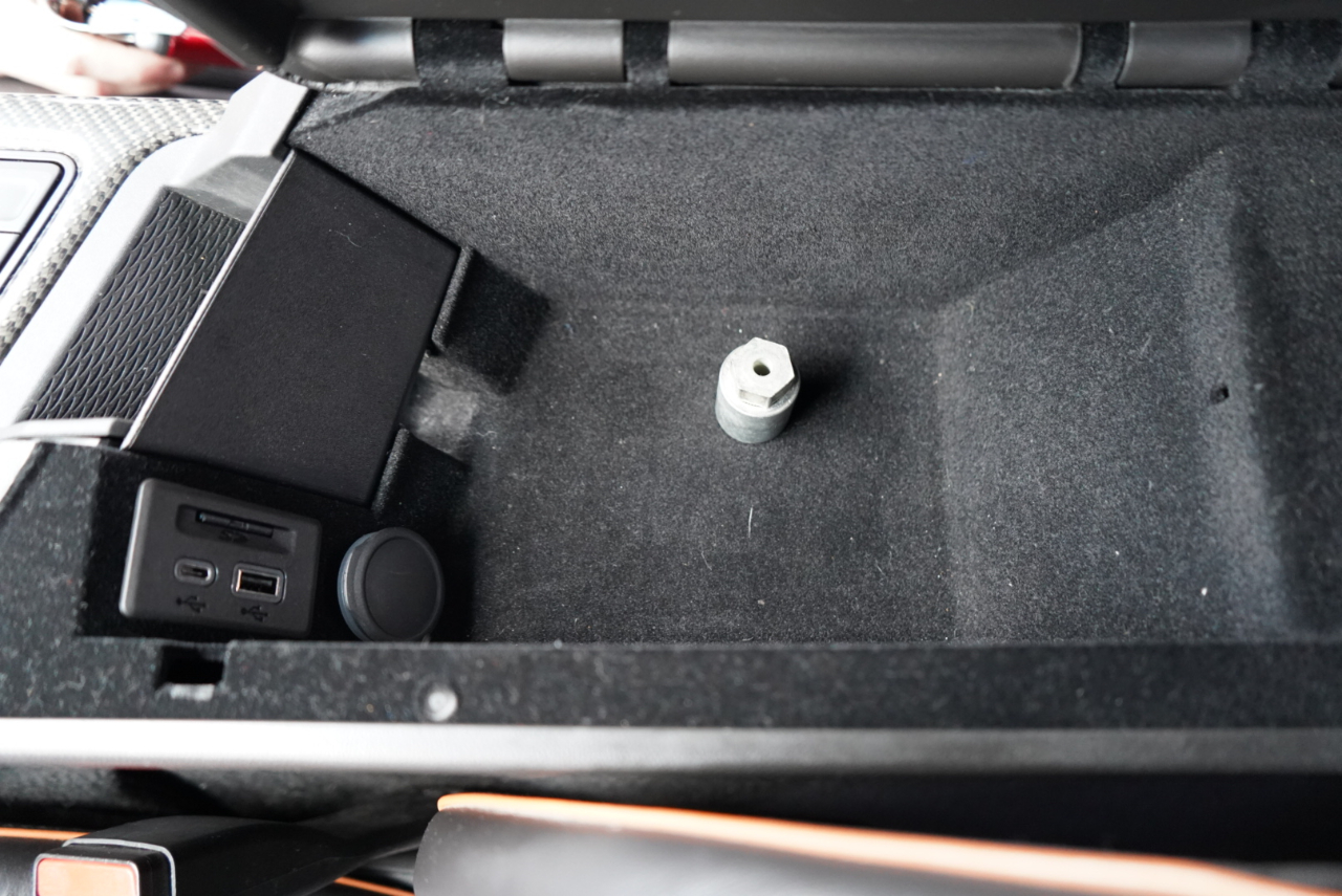 Cadillac CT4 4dr Sdn V-Series 2021