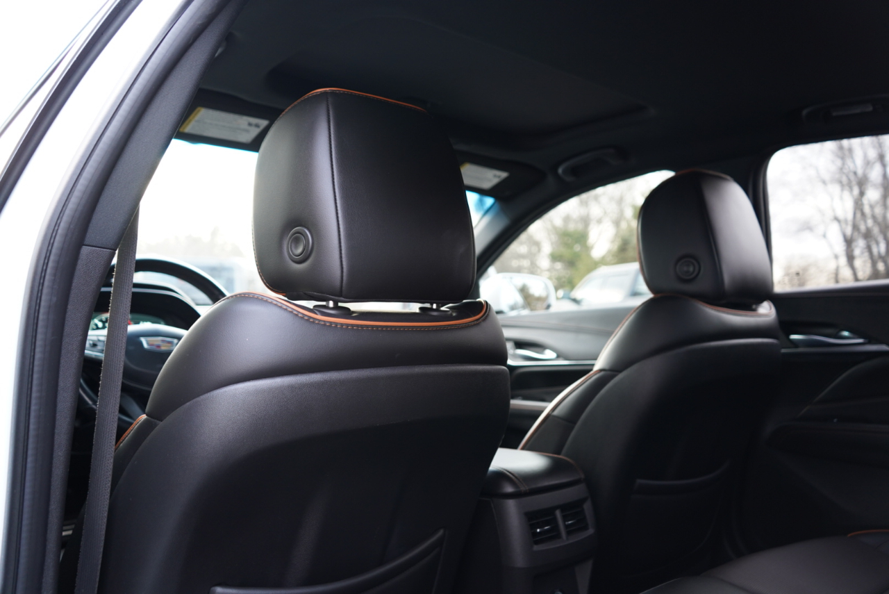 Cadillac CT4 4dr Sdn V-Series 2021