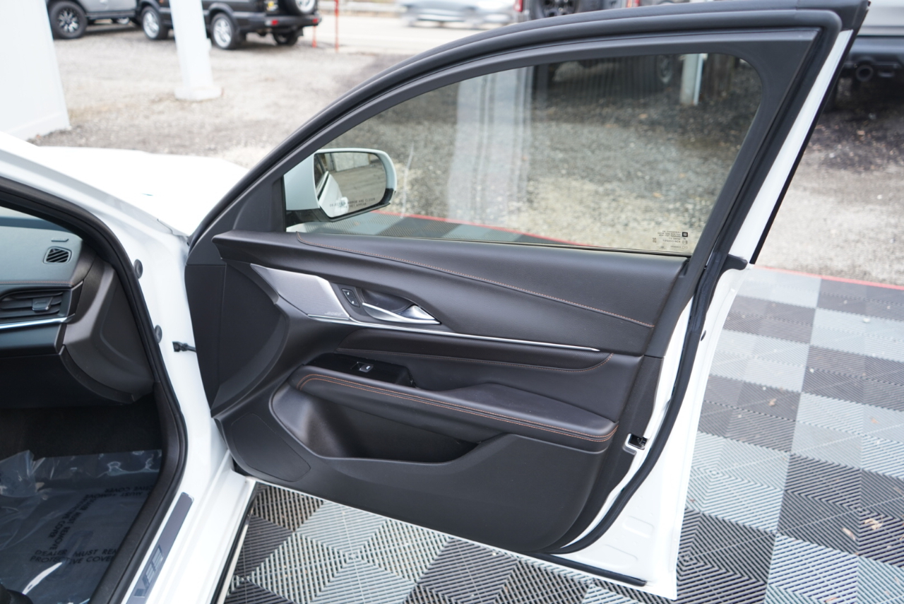 Cadillac CT4 4dr Sdn V-Series 2021