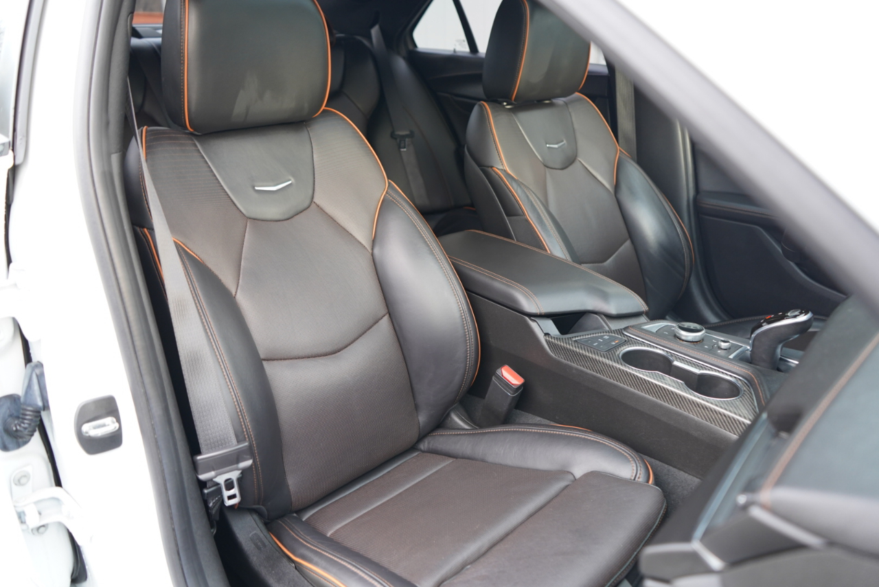 Cadillac CT4 4dr Sdn V-Series 2021