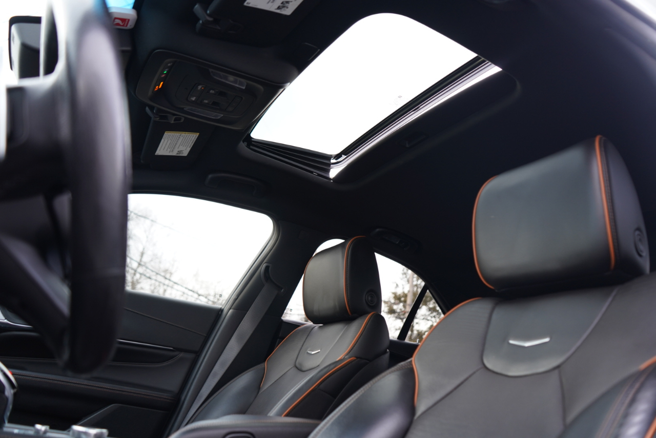 Cadillac CT4 4dr Sdn V-Series 2021