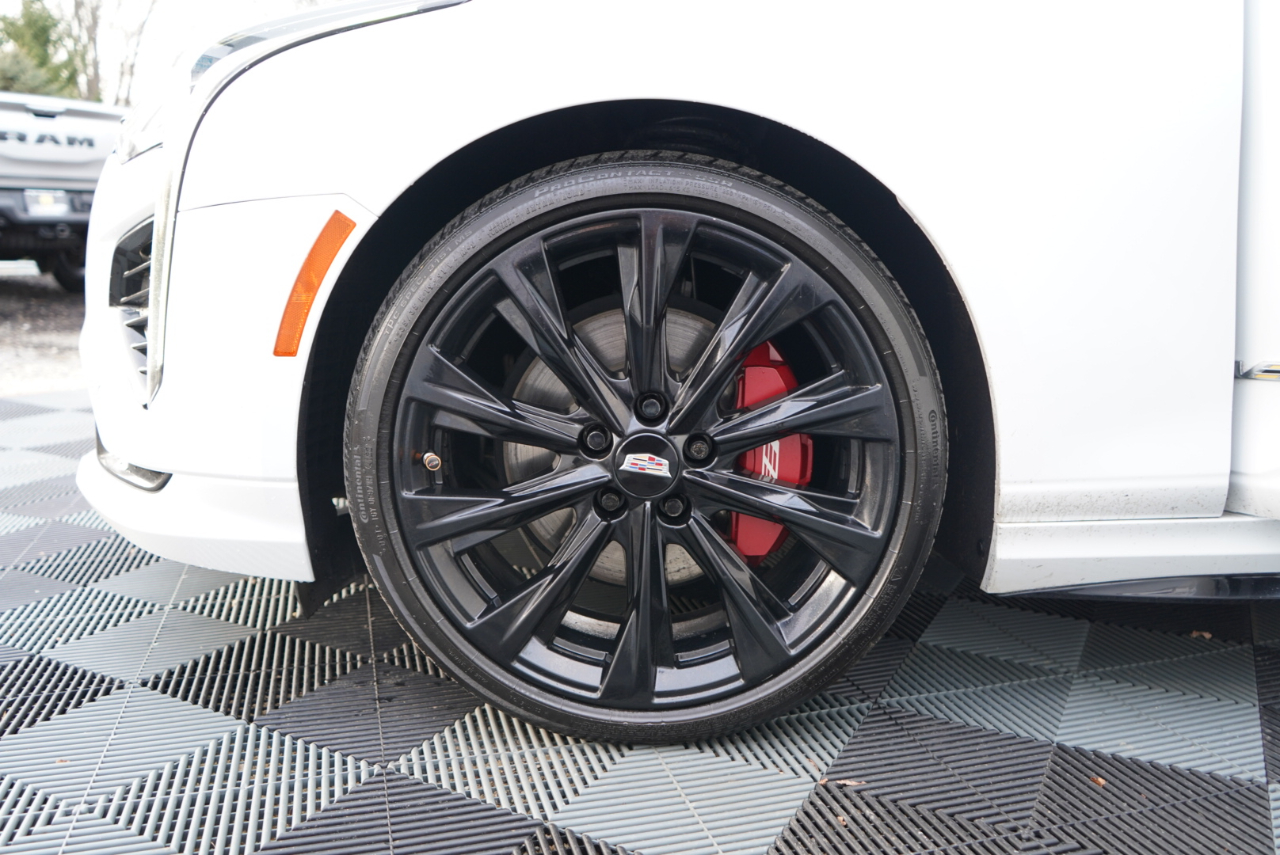 Cadillac CT4 4dr Sdn V-Series 2021