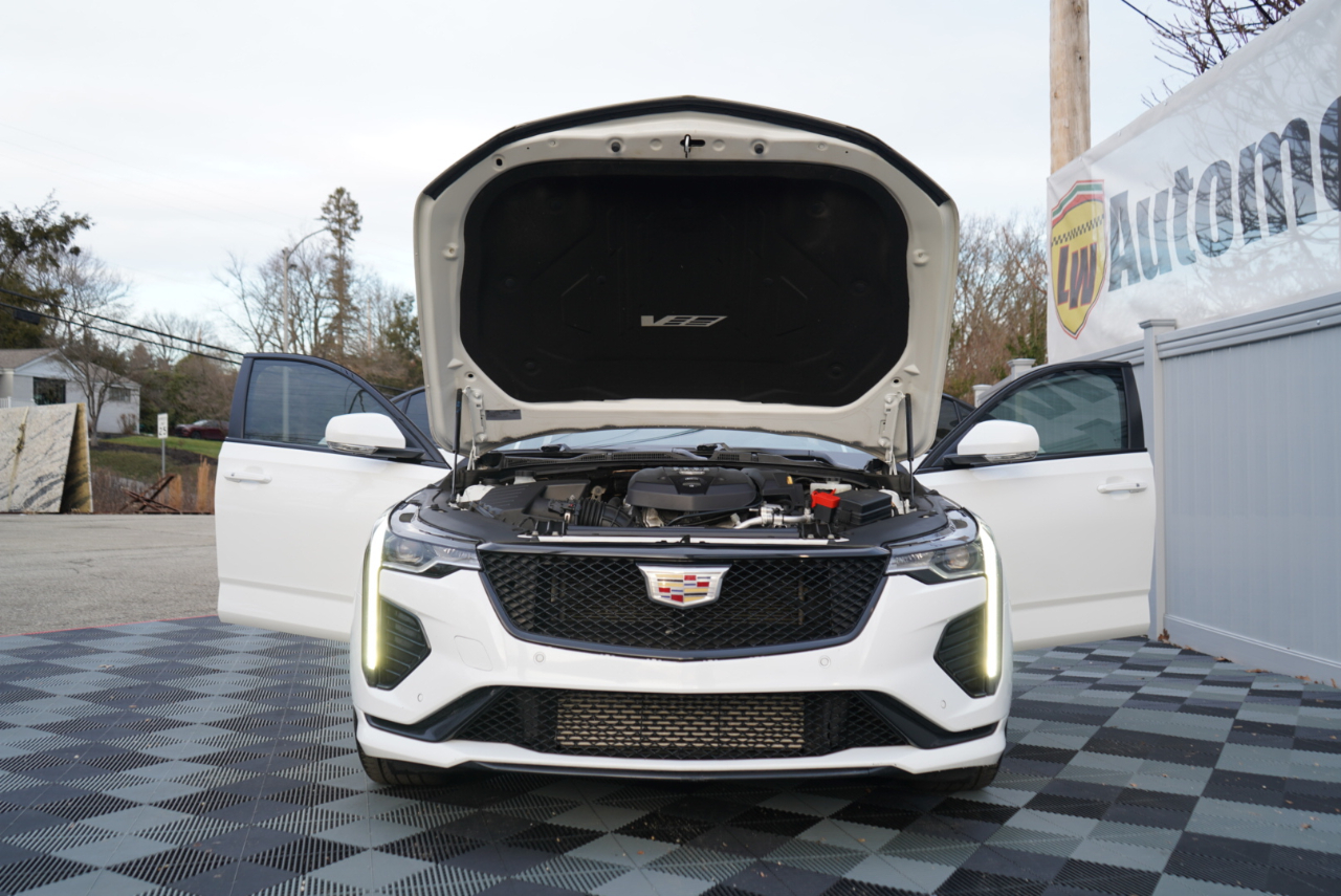 Cadillac CT4 4dr Sdn V-Series 2021