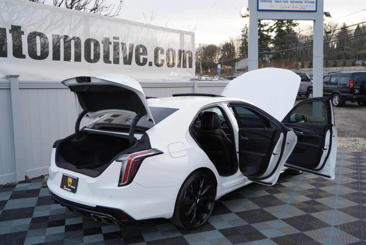 Cadillac CT4 4dr Sdn V-Series 2021