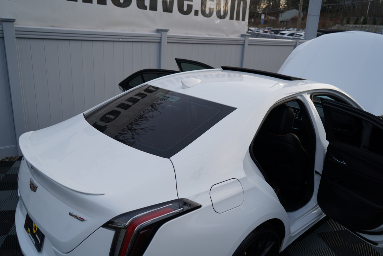 Cadillac CT4 4dr Sdn V-Series 2021