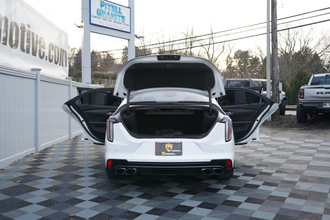 Cadillac CT4 4dr Sdn V-Series 2021