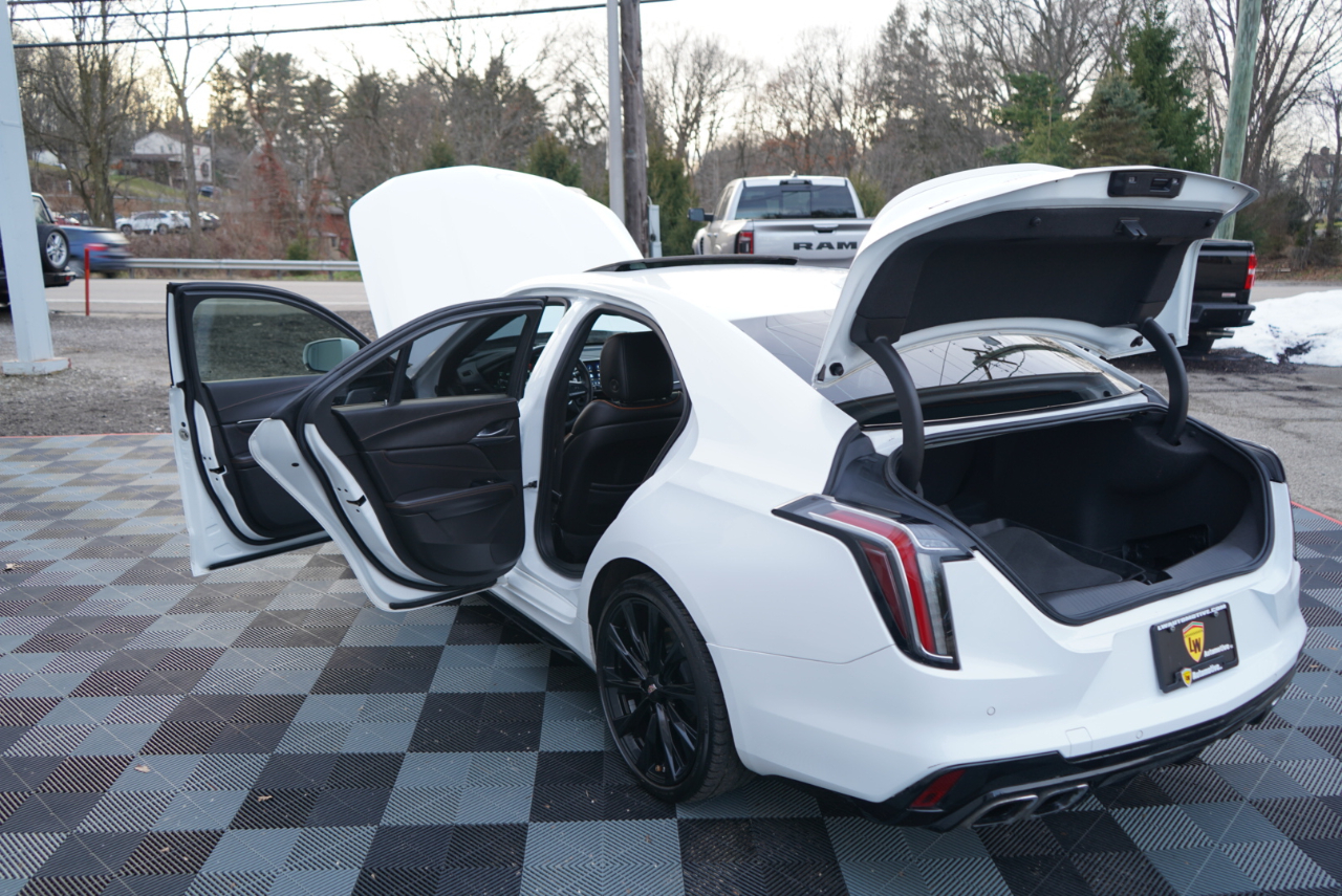 Cadillac CT4 4dr Sdn V-Series 2021