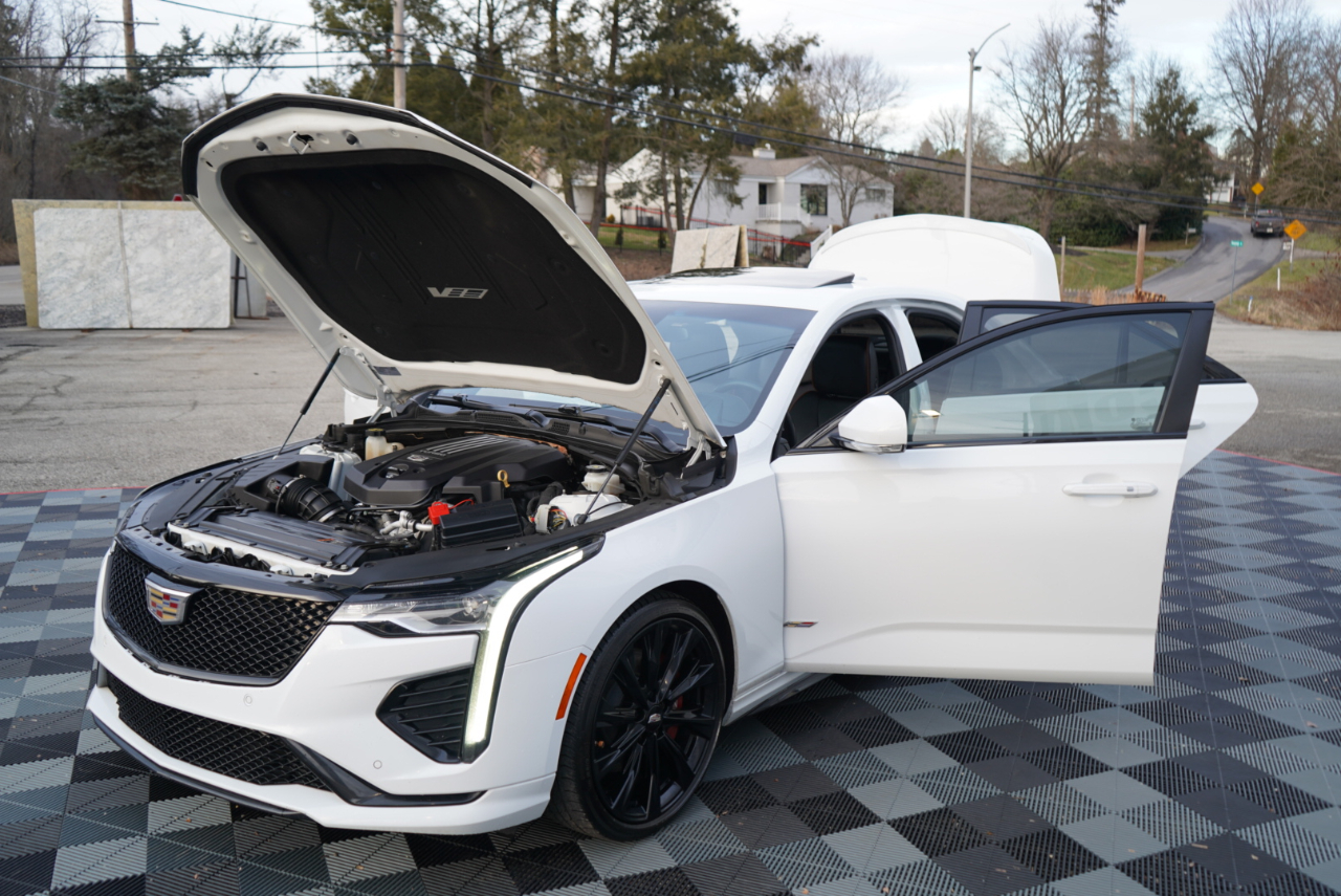 Cadillac CT4 4dr Sdn V-Series 2021