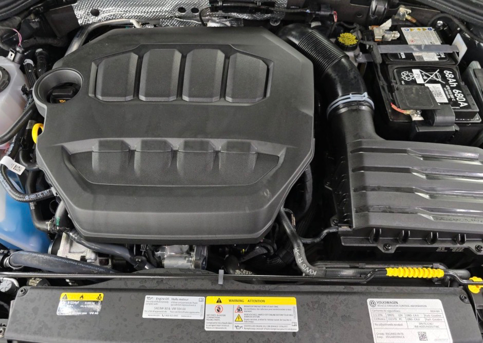 Volkswagen Golf R 2.0T Manual 2024