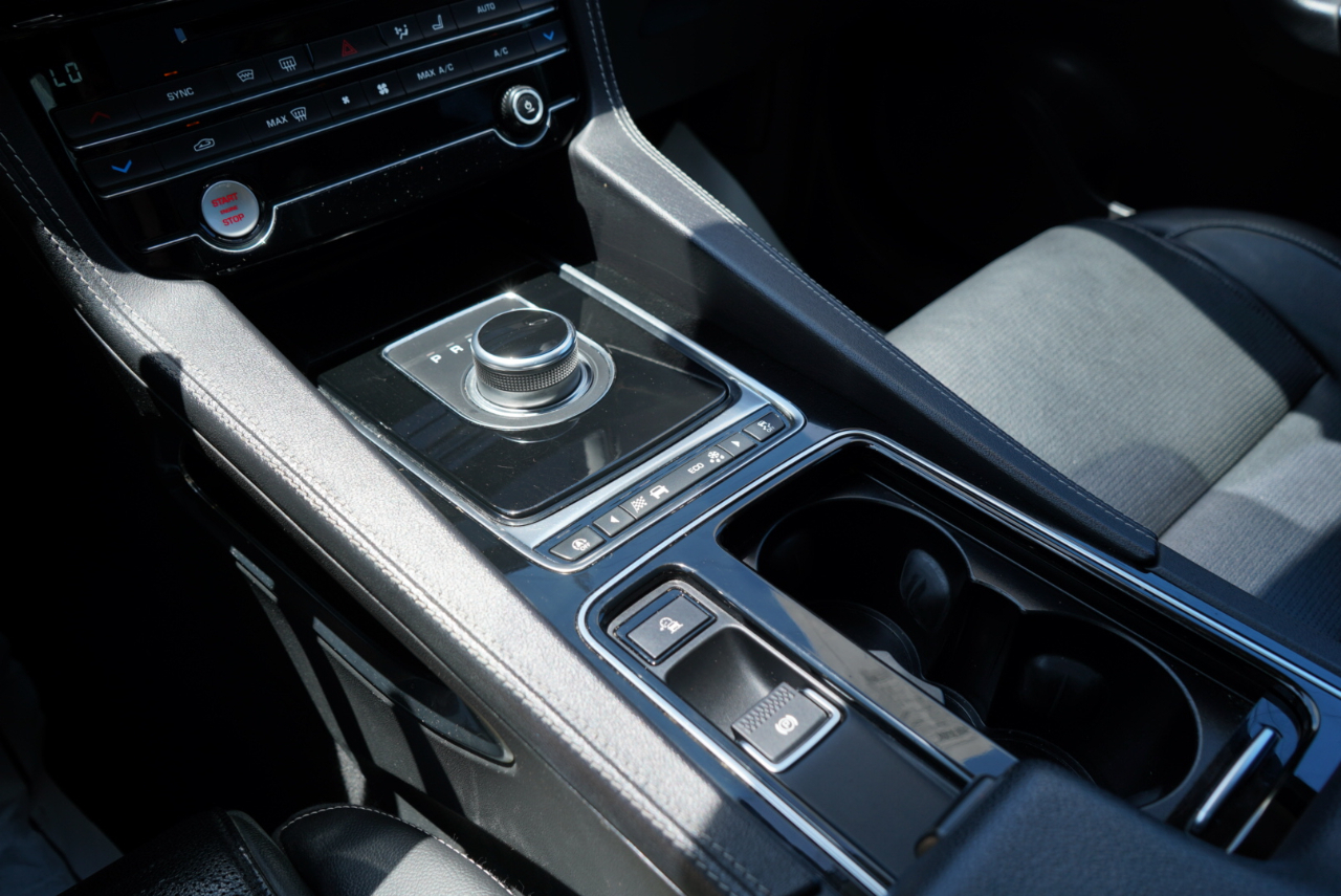 Jaguar F-Pace 25t R-Sport AWD 2020