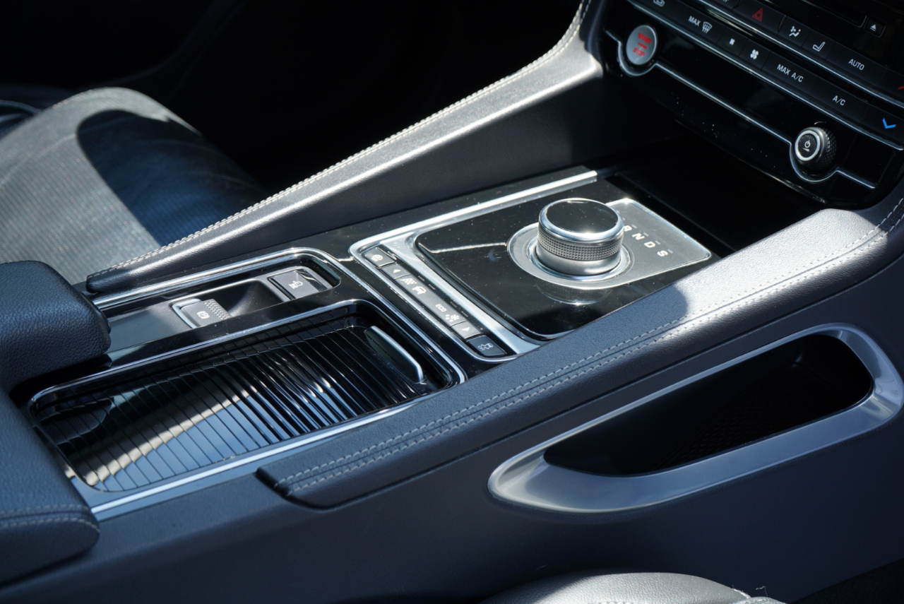 Jaguar F-Pace 25t R-Sport AWD 2020