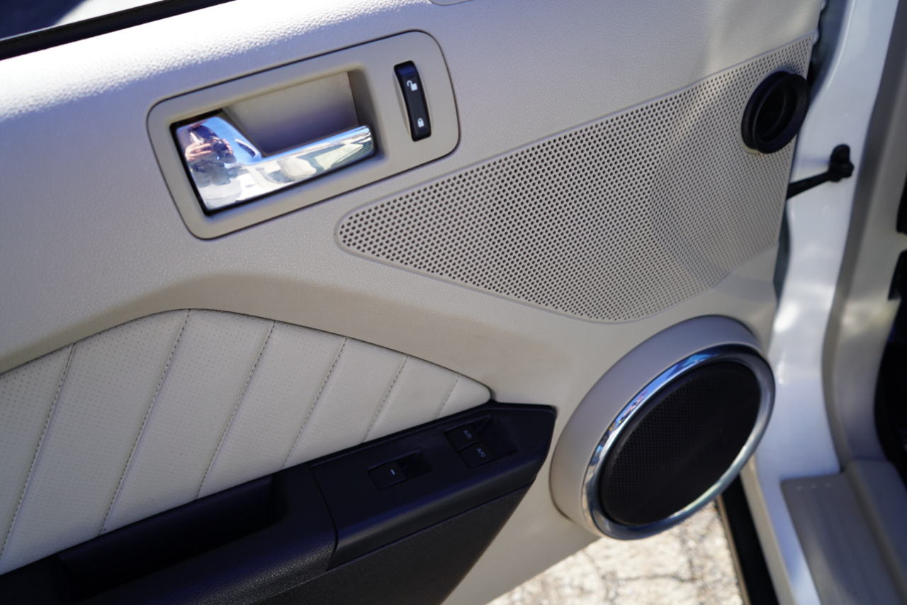 Ford Mustang 2dr Conv V6 Premium 2010