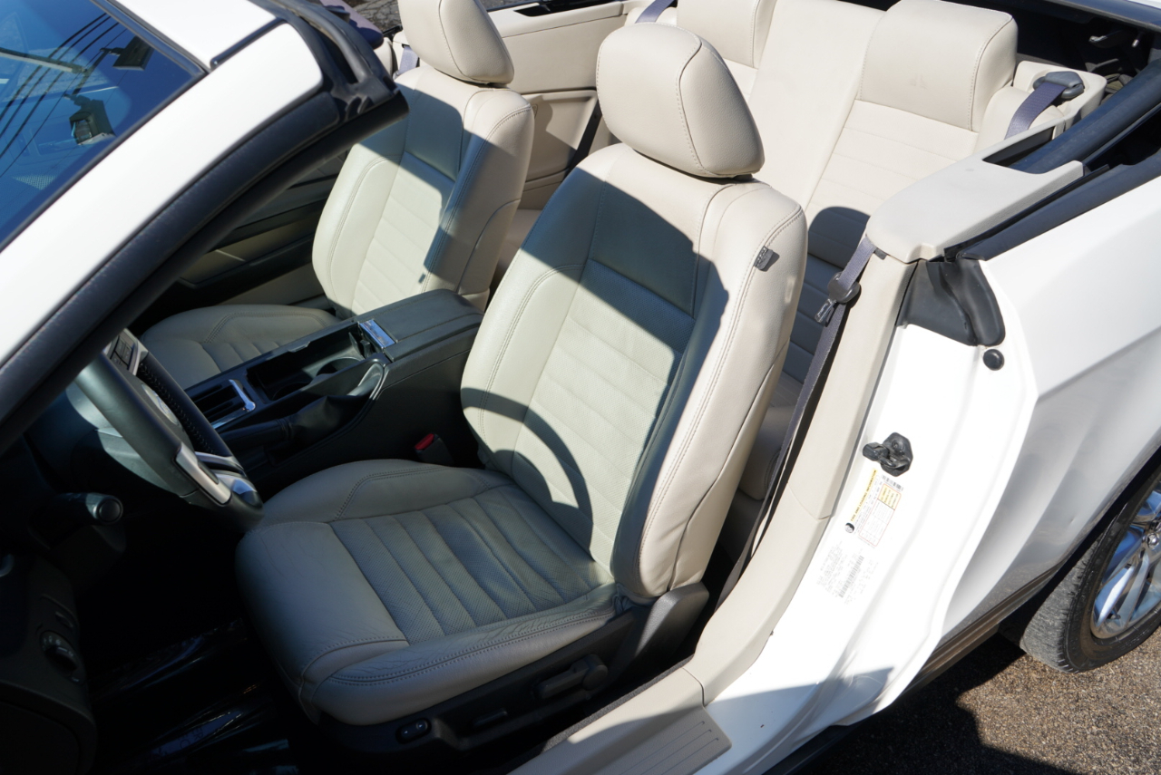 Ford Mustang 2dr Conv V6 Premium 2010