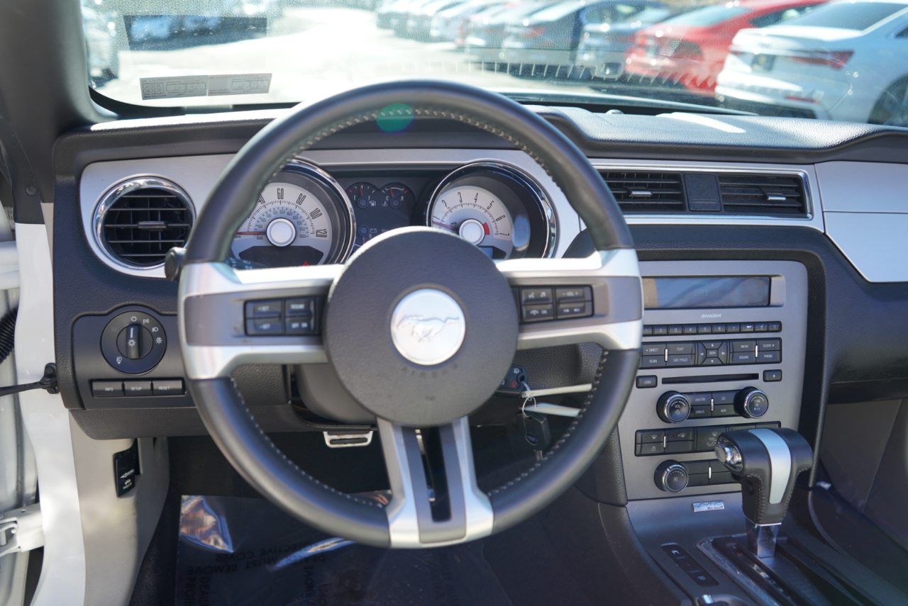 Ford Mustang 2dr Conv V6 Premium 2010