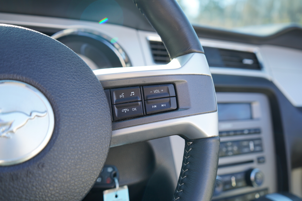 Ford Mustang 2dr Conv V6 Premium 2010