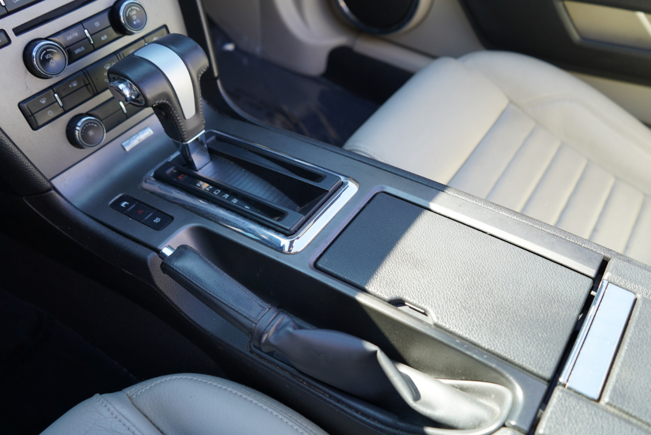 Ford Mustang 2dr Conv V6 Premium 2010