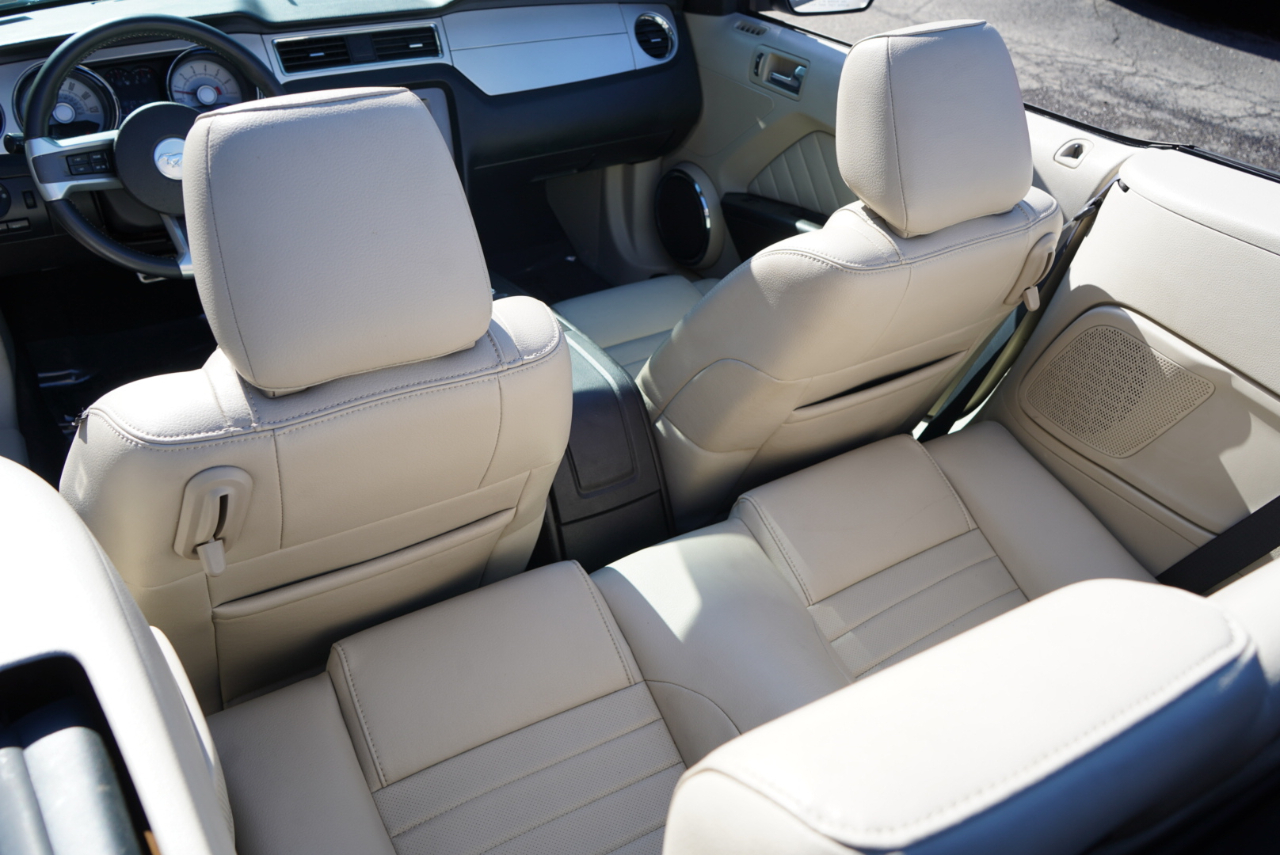 Ford Mustang 2dr Conv V6 Premium 2010