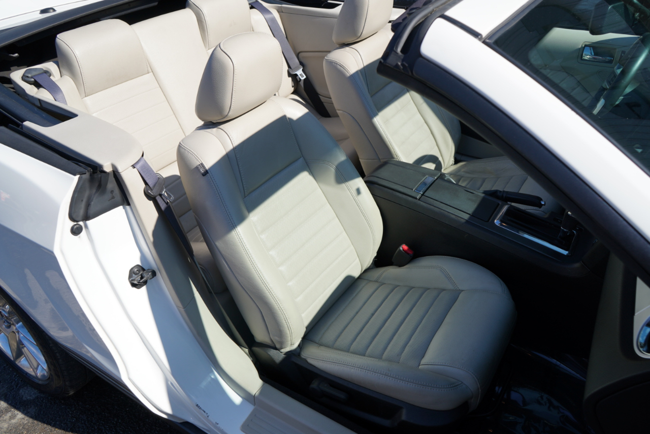 Ford Mustang 2dr Conv V6 Premium 2010