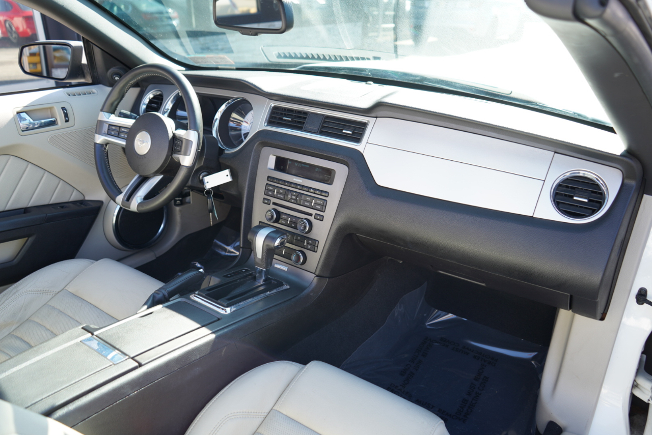 Ford Mustang 2dr Conv V6 Premium 2010