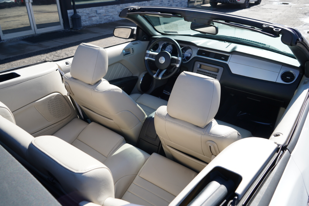 Ford Mustang 2dr Conv V6 Premium 2010