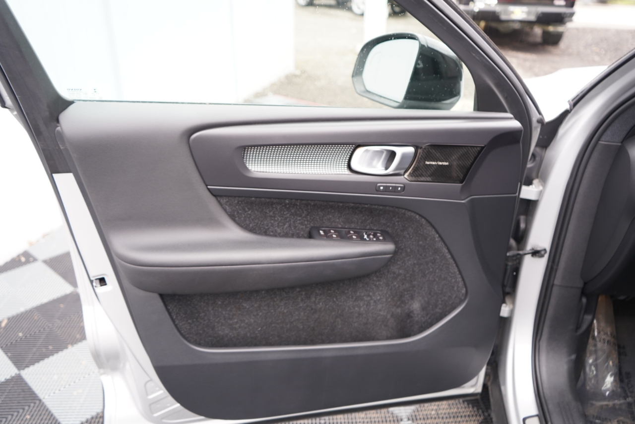 Volvo XC40 T5 AWD R-Design 2019