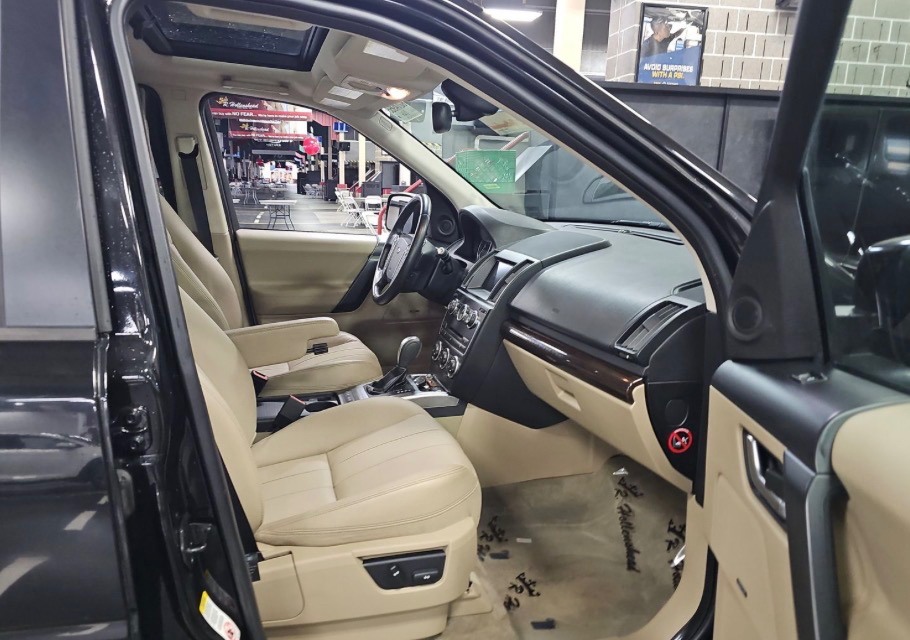 Land Rover LR2 AWD 4dr 2013