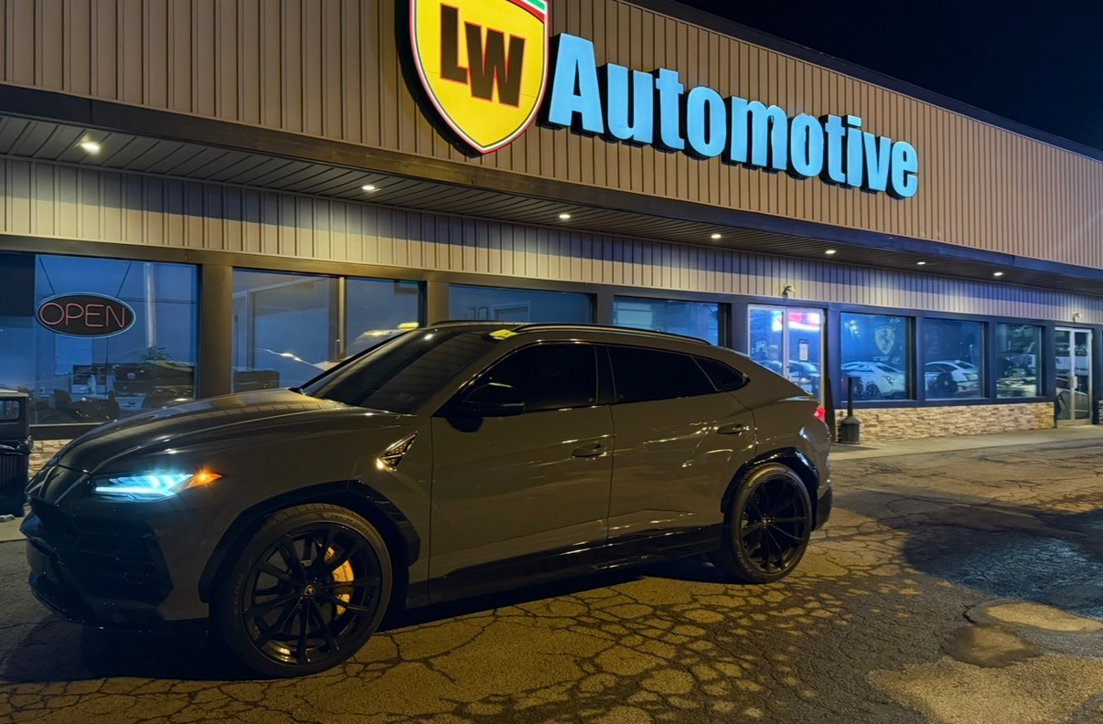 Lamborghini Urus AWD 2021