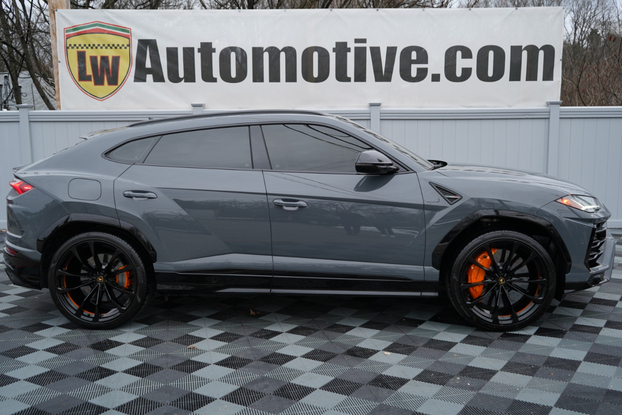 Lamborghini Urus AWD 2021