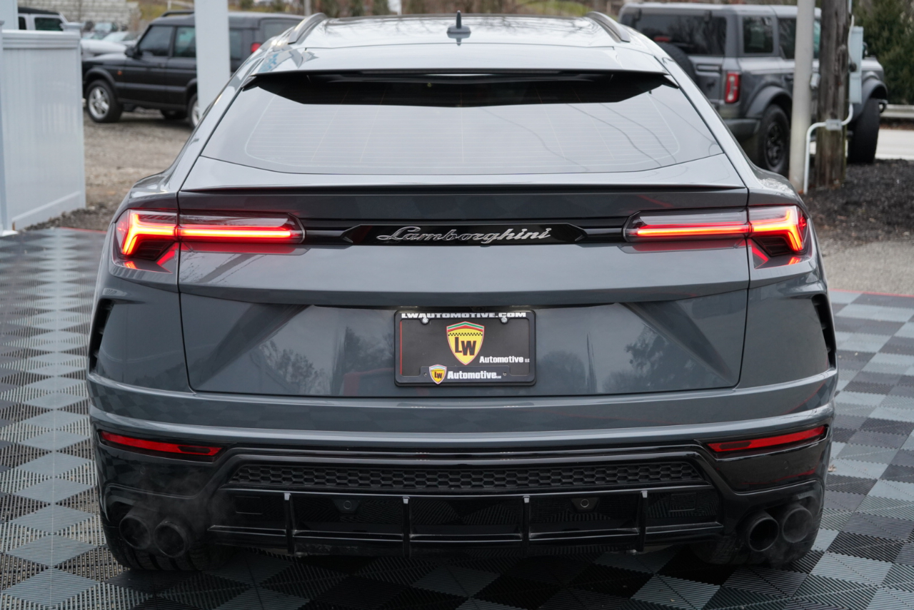 Lamborghini Urus AWD 2021