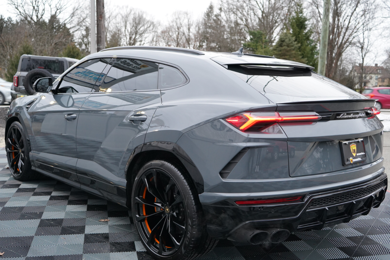 Lamborghini Urus AWD 2021