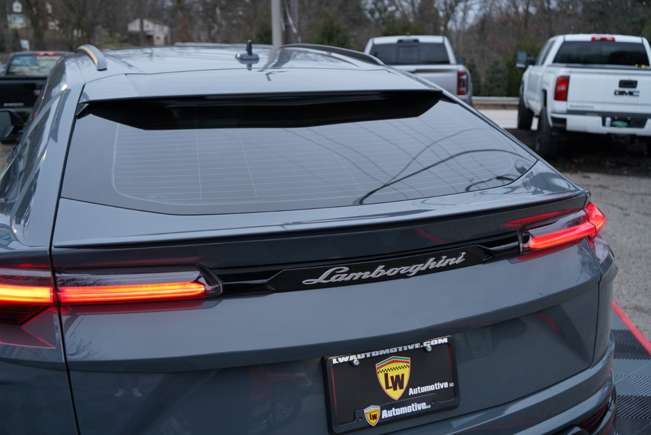 Lamborghini Urus AWD 2021