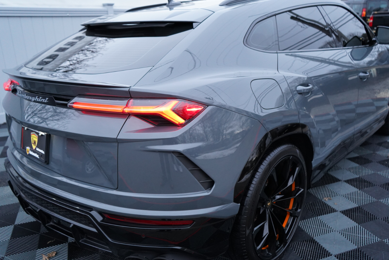 Lamborghini Urus AWD 2021
