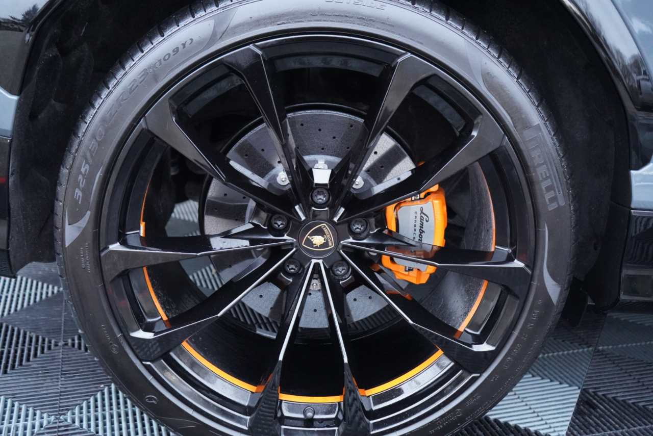 Lamborghini Urus AWD 2021