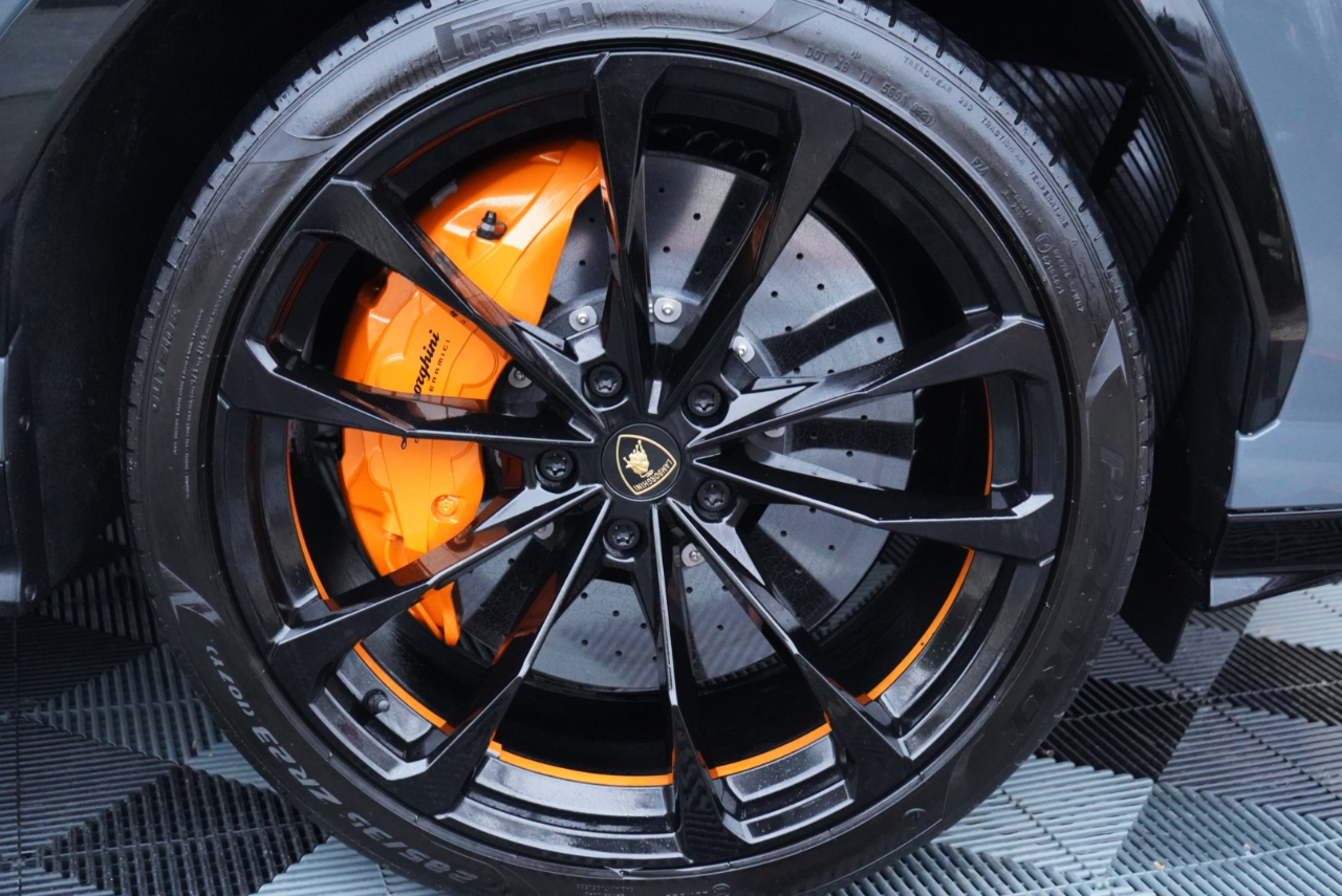 Lamborghini Urus AWD 2021