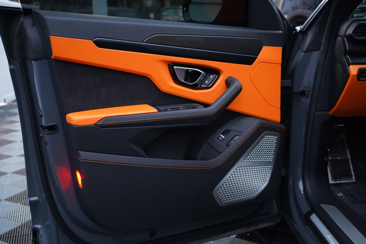 Lamborghini Urus AWD 2021