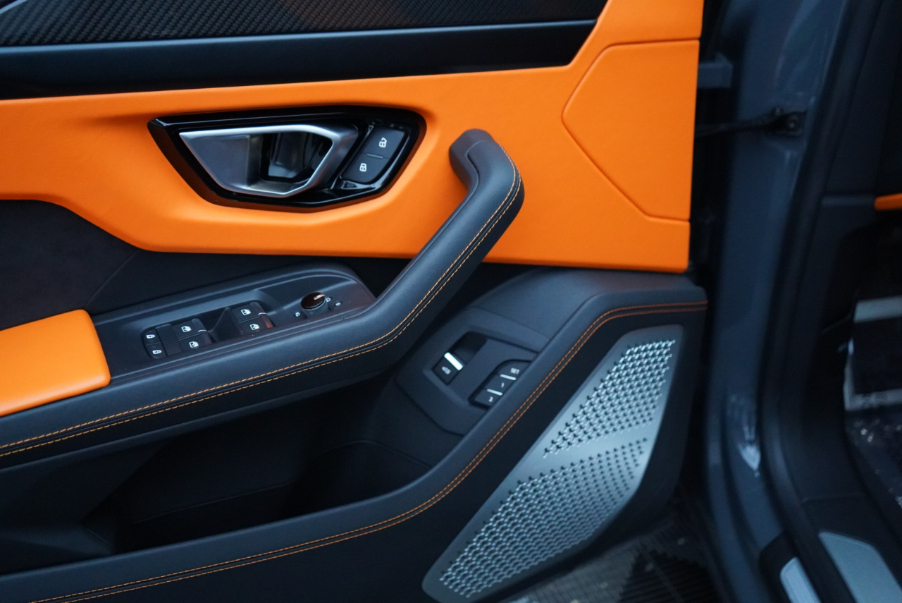 Lamborghini Urus AWD 2021