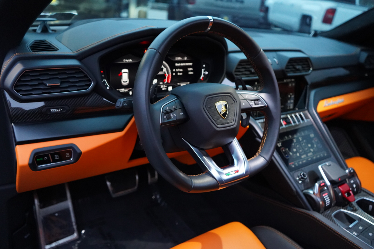 Lamborghini Urus AWD 2021