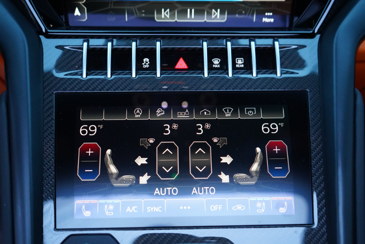 Lamborghini Urus AWD 2021