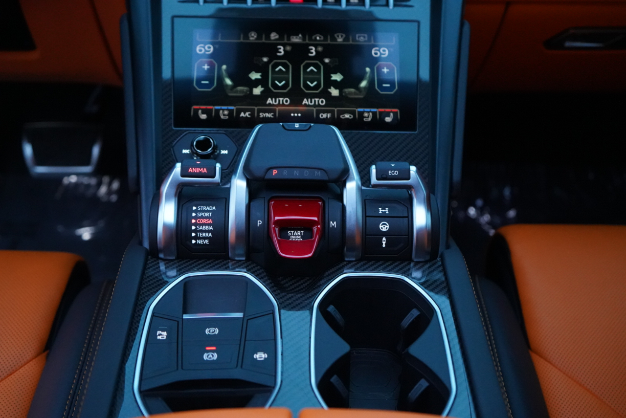 Lamborghini Urus AWD 2021