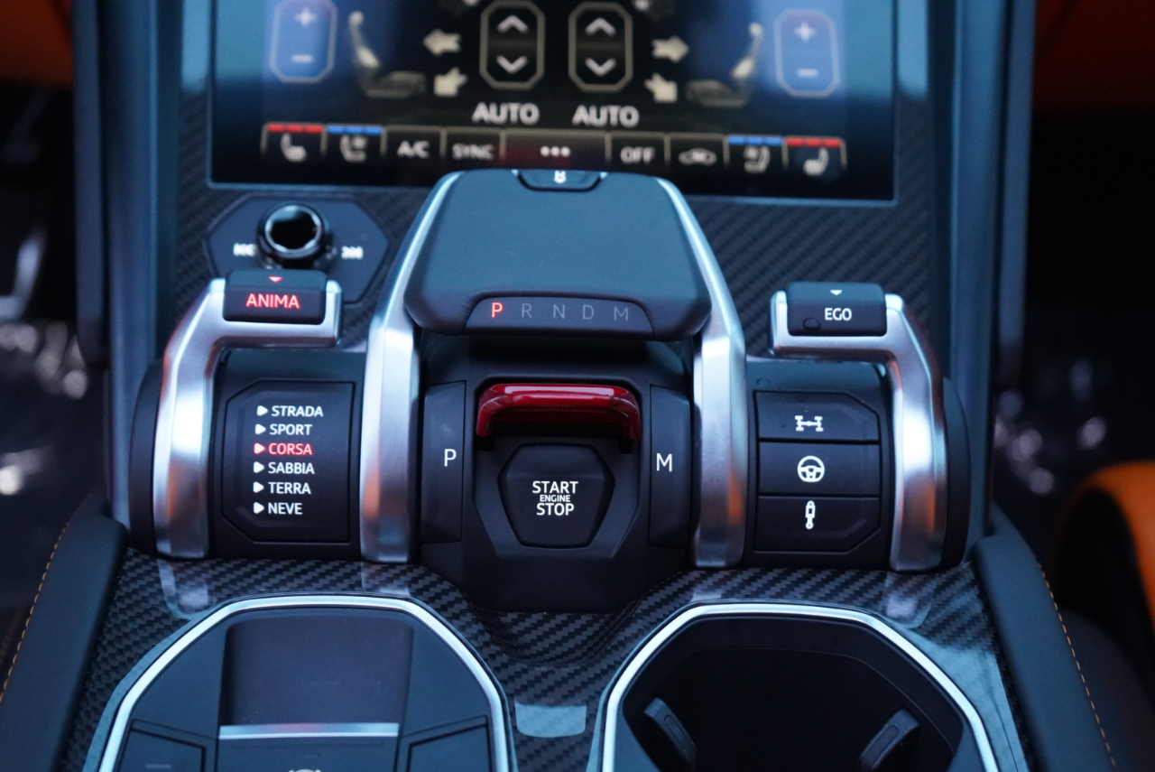 Lamborghini Urus AWD 2021