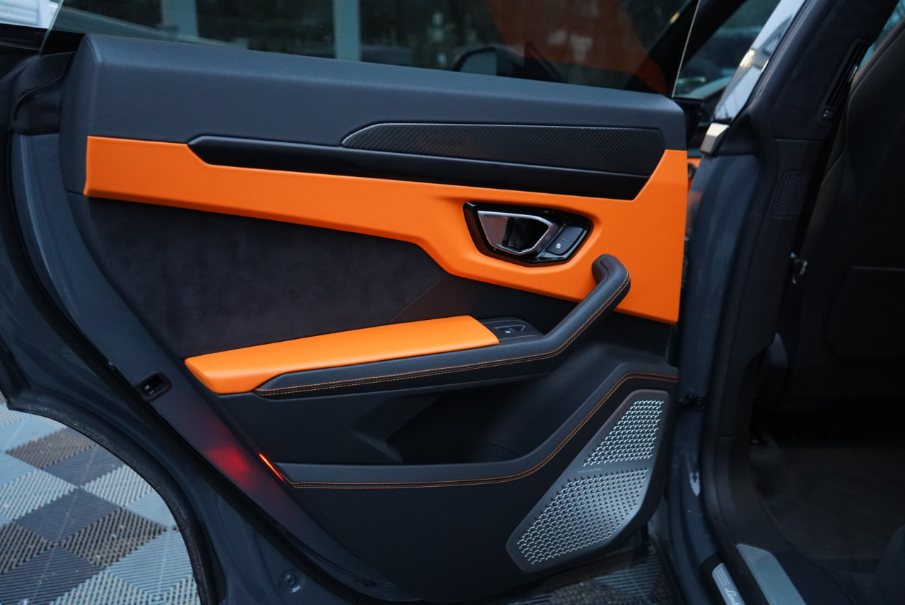 Lamborghini Urus AWD 2021